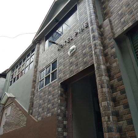 Hotel Pine Kohima Buitenkant foto