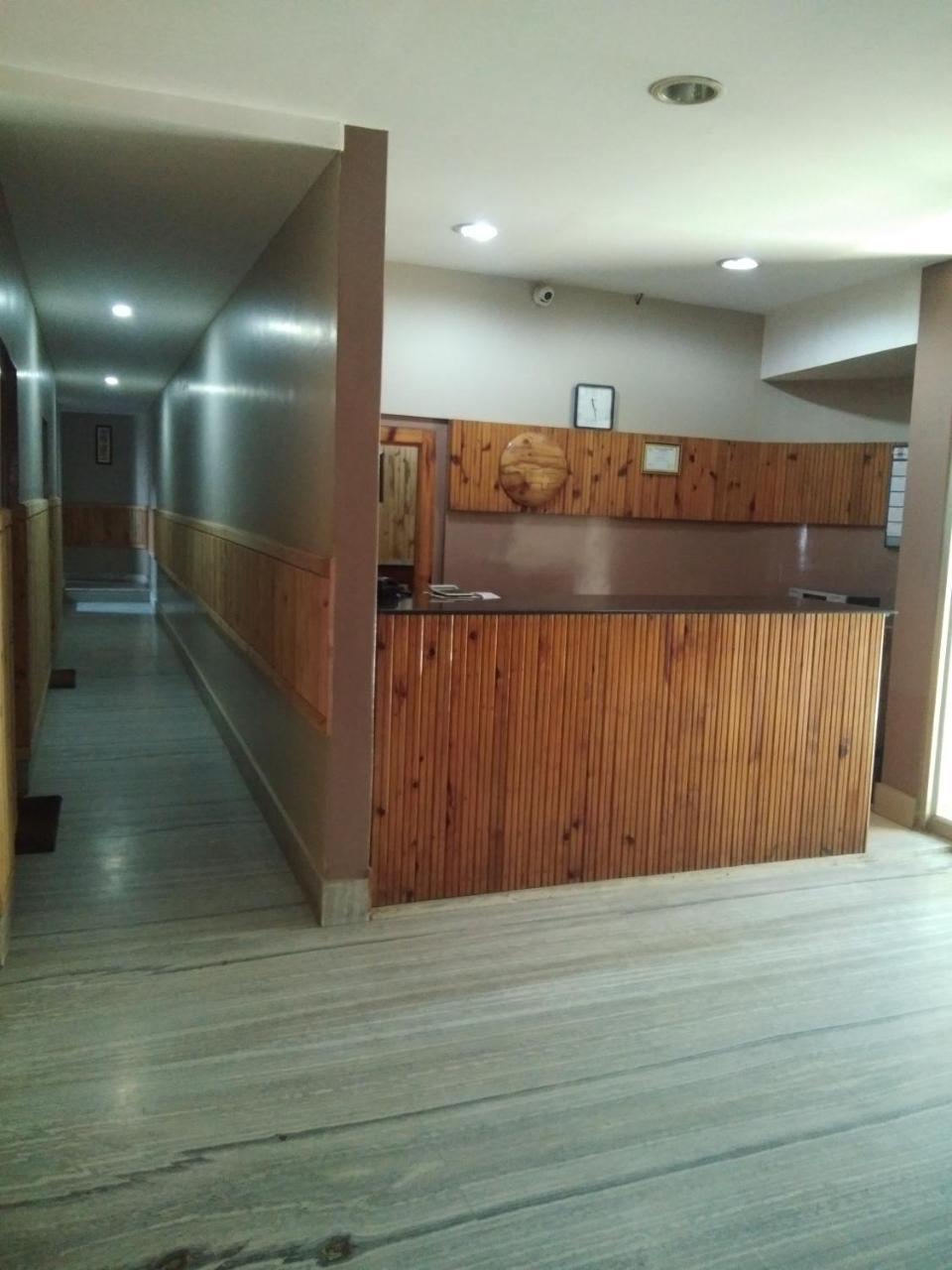 Hotel Pine Kohima Buitenkant foto